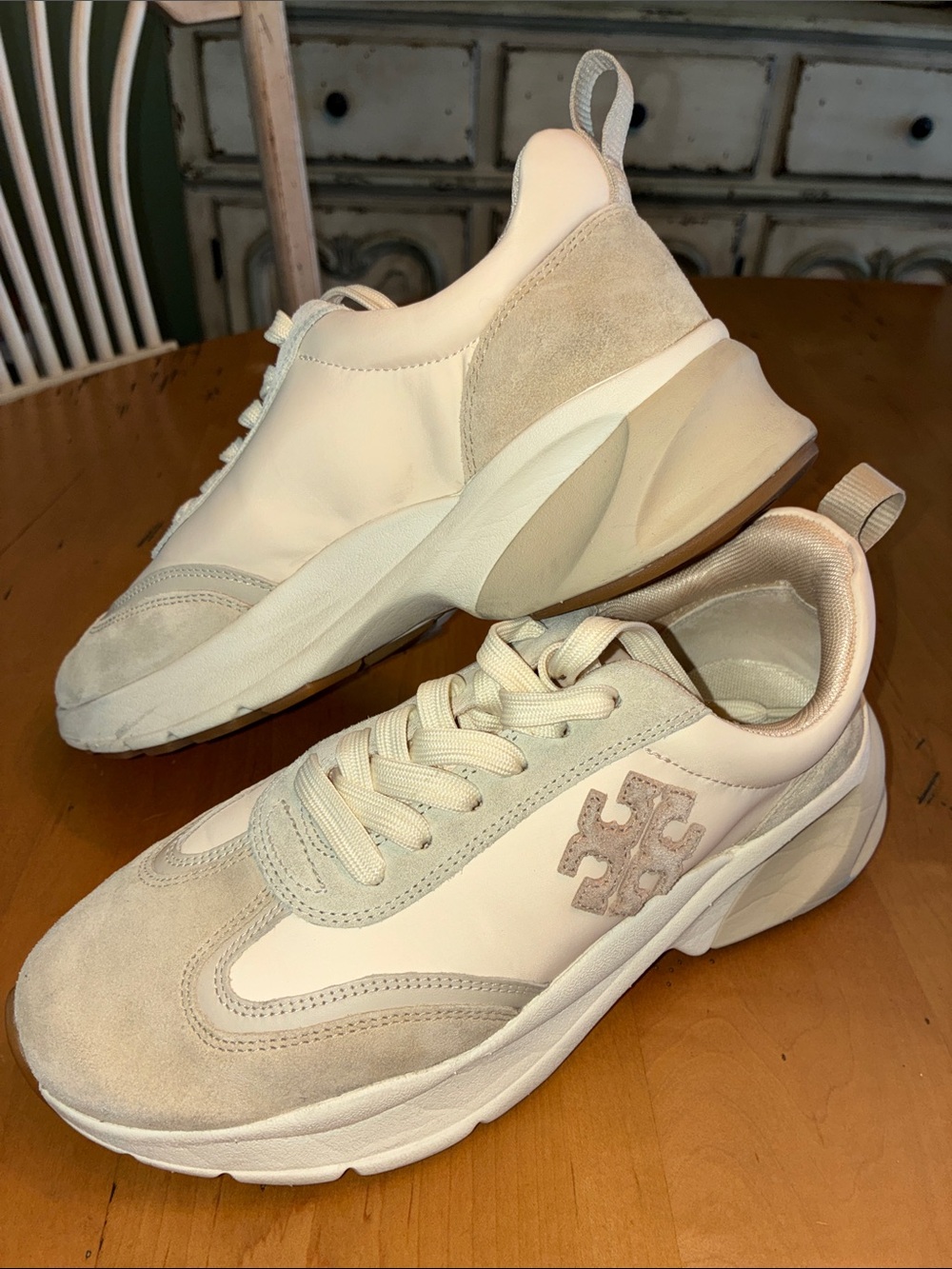 TORY BURCH (EUC) Women’s Like New Cream & Beige Chunky Trainer Sneakers, Size 8M - Picture 11 of 11